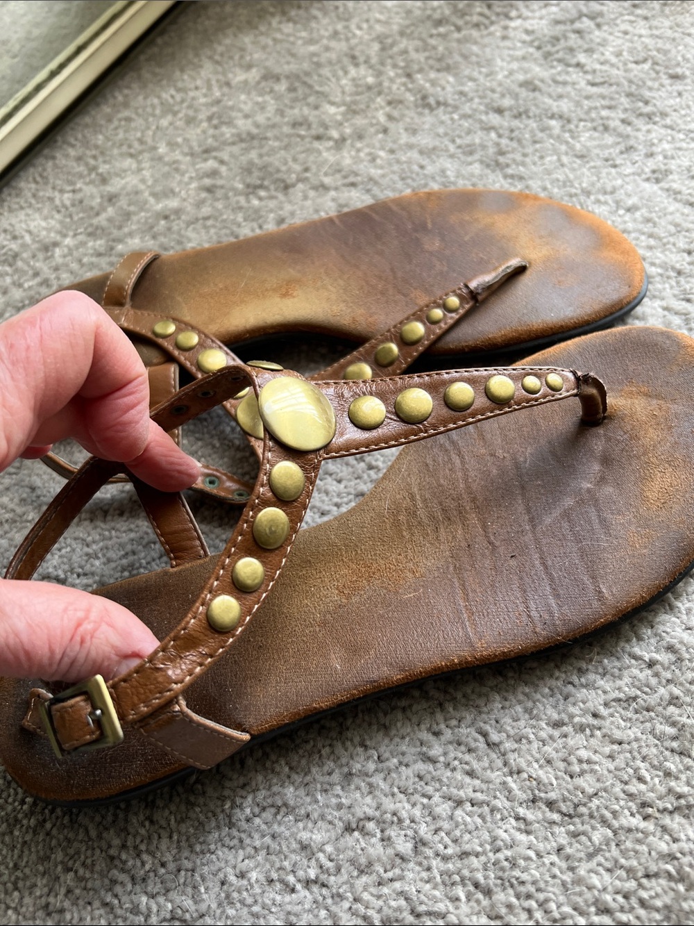 AEROSOLES Brown Tan Leather Studded Thong Sandals